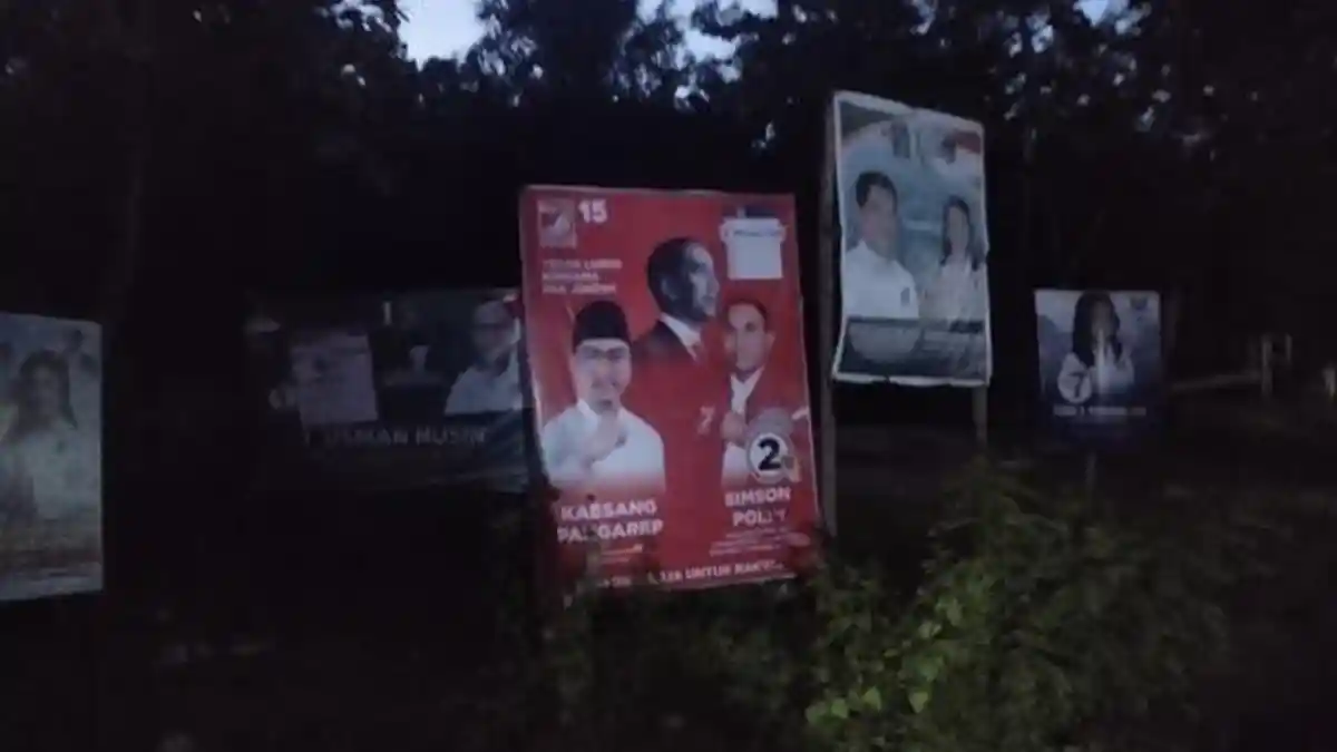 Masa Tenang Pemilu 2024, Wajah APK Masih Terpampang di Kota Ba'a 