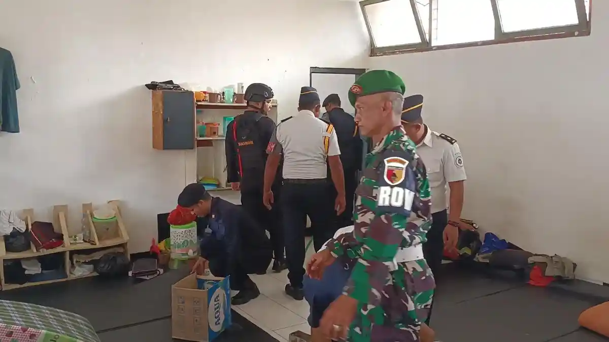 Razia Lapas Bojonegoro Sebelum Ramadan, Petugas Amankan Sejumlah Barang Terlarang