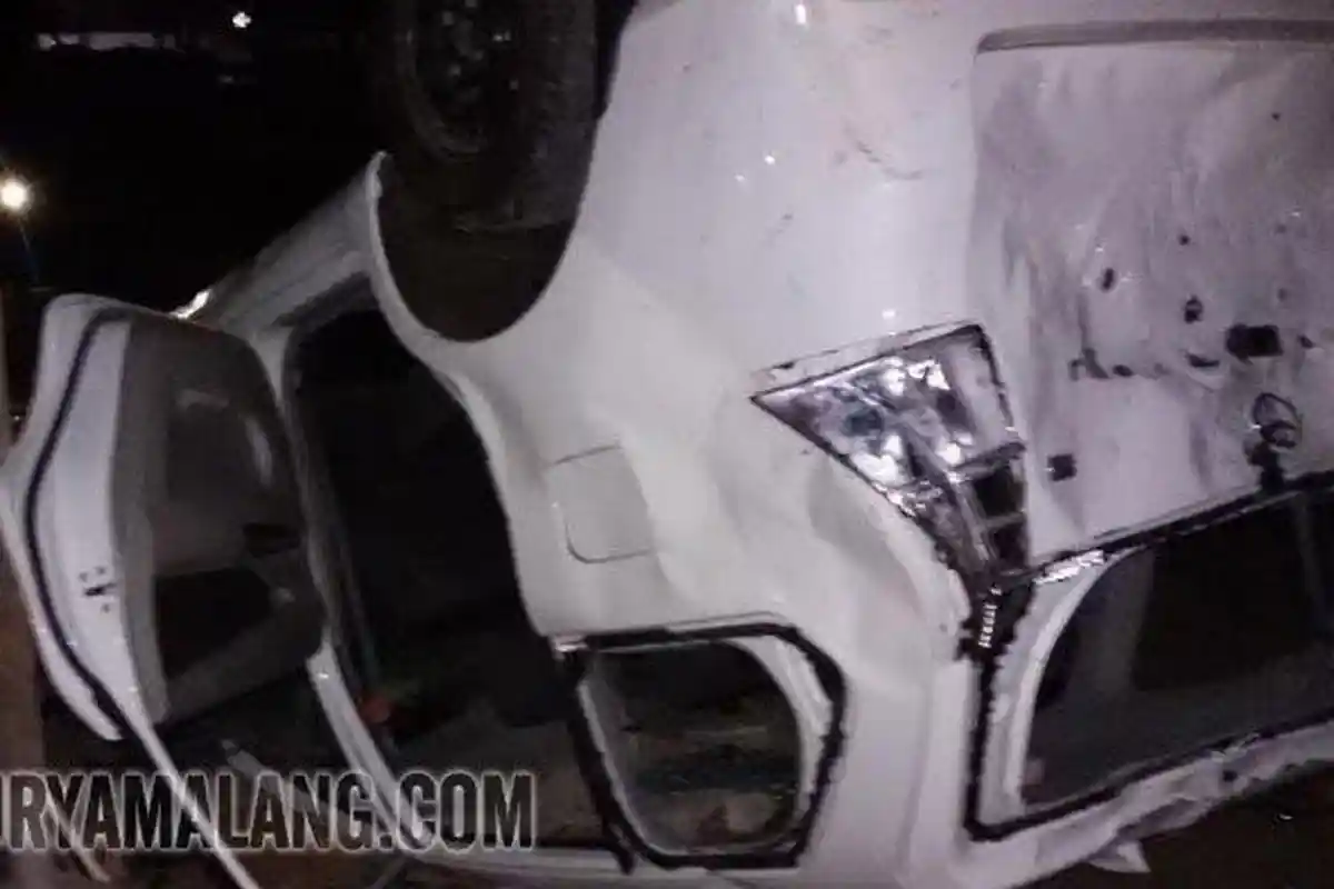 MENCEKAM - Polisi Kediri Sita Bom Molotov, Pedang, Pisau, Celurit, Tongkat Bisbol dan Kembang Api