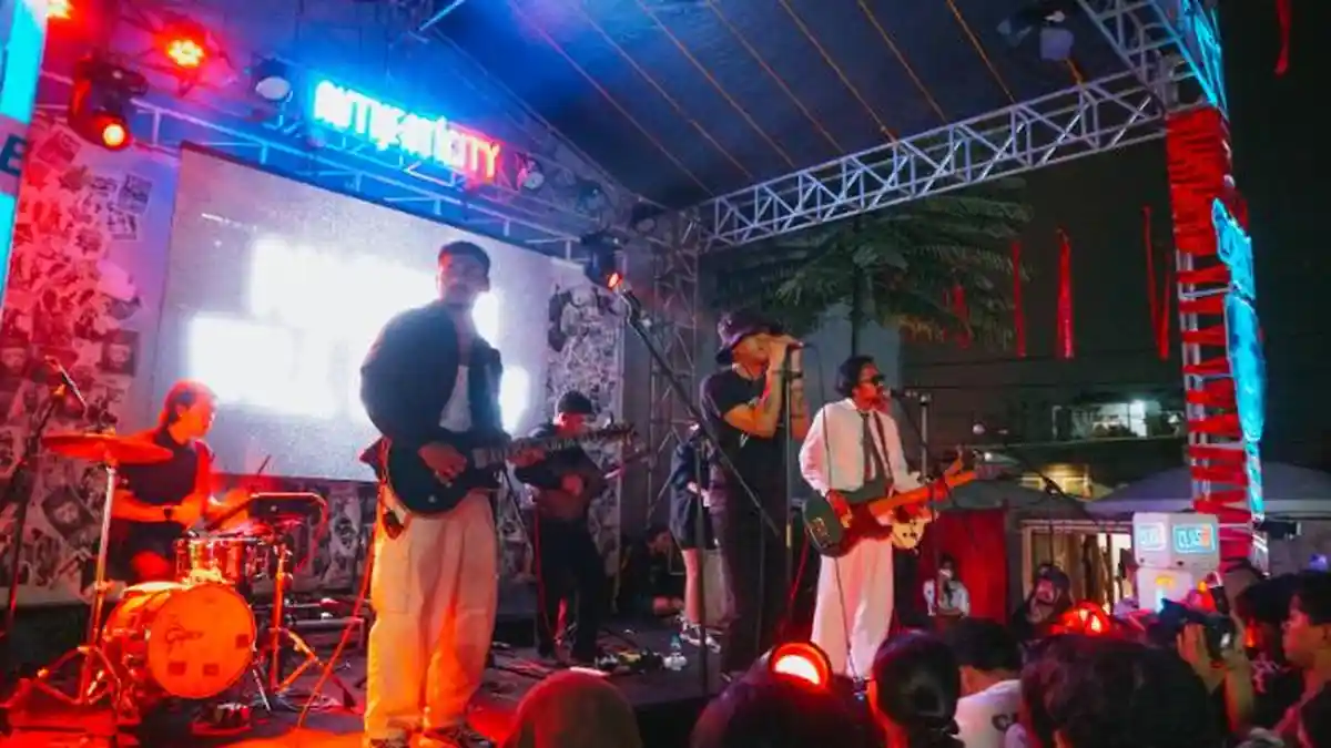 Chord Kunci Gitar Kami Belum Tentu FEAST, Tiang Masih Berdiri