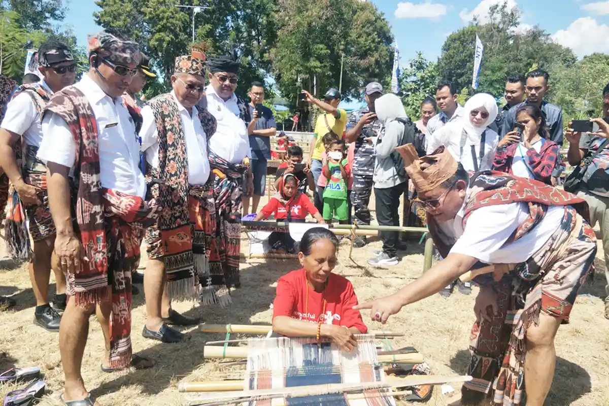 Dua Ratus Penenun Sumba Timur Ramaikan Expo Tenun Ikat Sumba 2019, Simak YUK