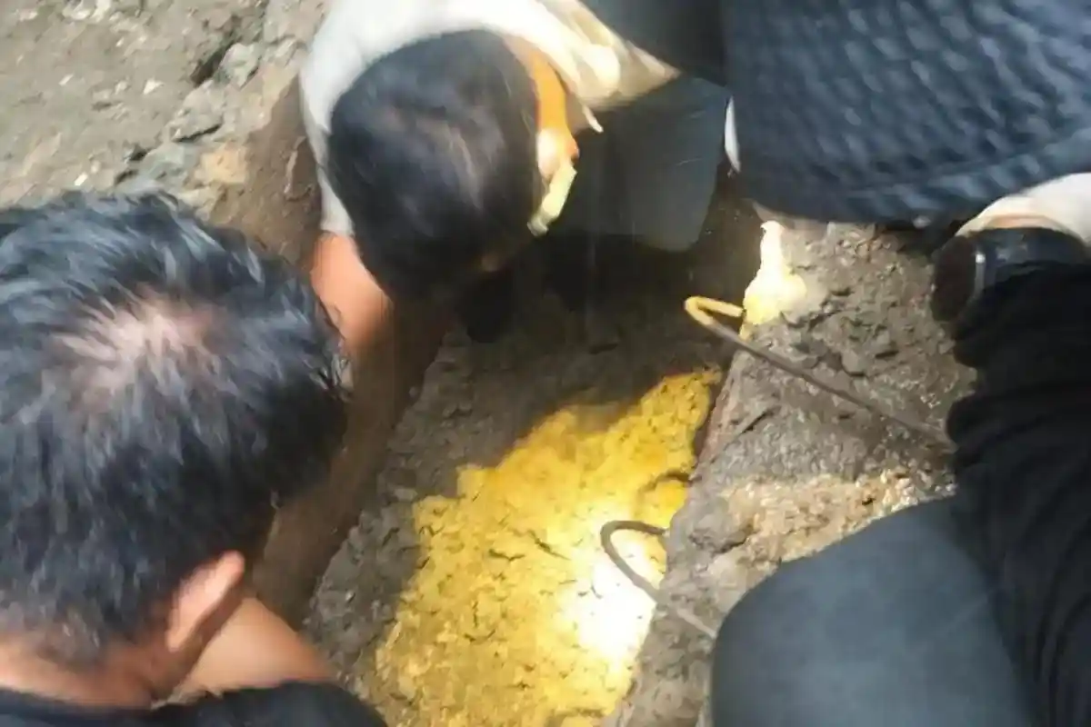 Suami Syok Istri Ditemukan Tewas Terkubur dalam Septic Tank, Buruh Banguan Ditangkap