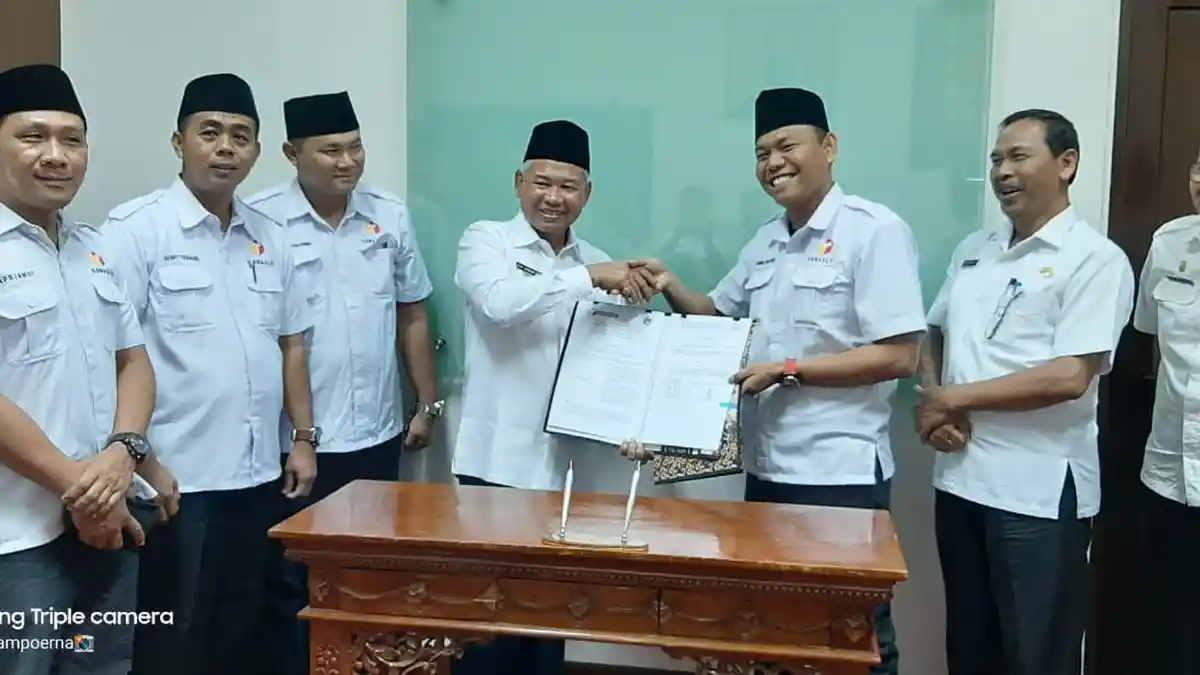 Kholid Tandatangani Dana Hibah Bawaslu Rp. 16.5 Miliar