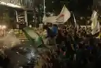 Demo Mahasiswa di Patung Kuda Ricuh 