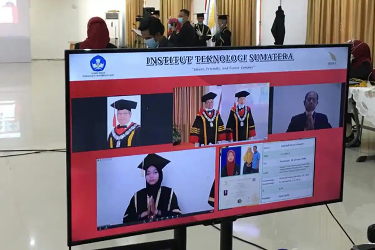 Itera Kukuhkan 345 Wisudawan dan Wisudawati Secara Daring