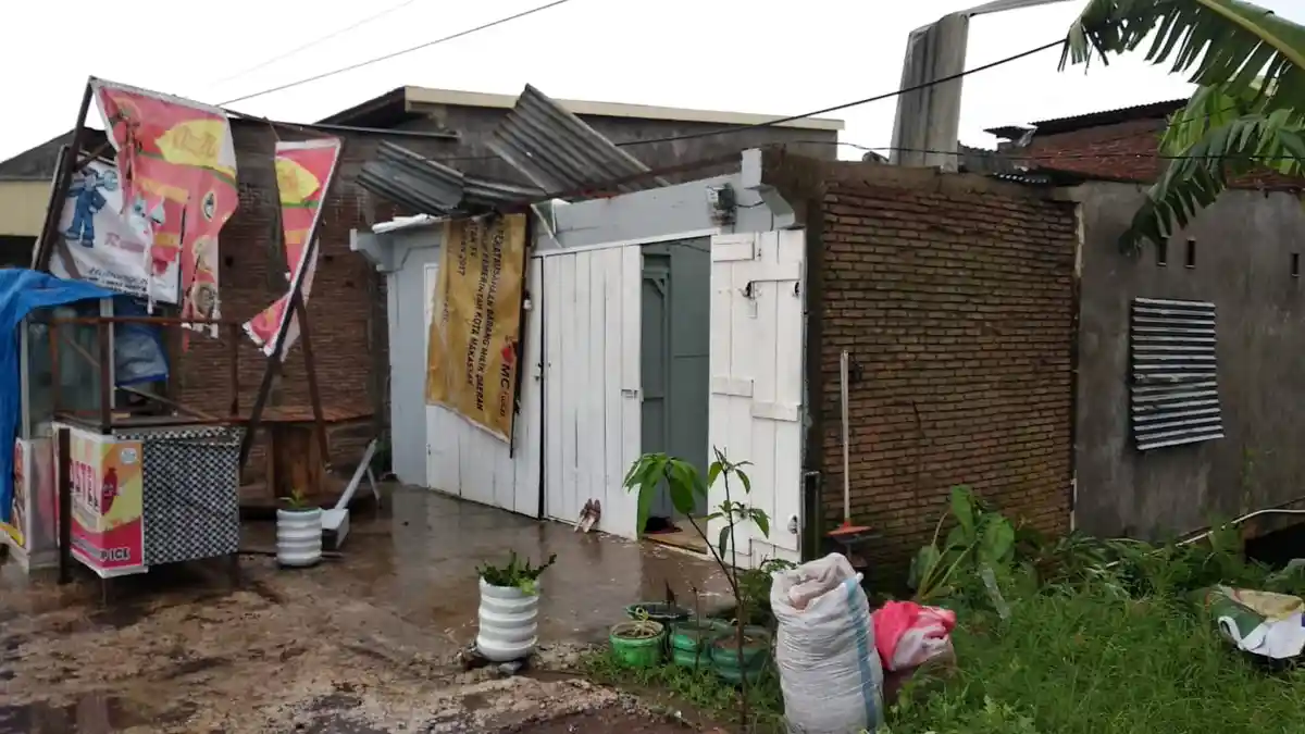 Angin Kencang Terjang Tenringangkae Maros, 6 Rumah Warga Rusak