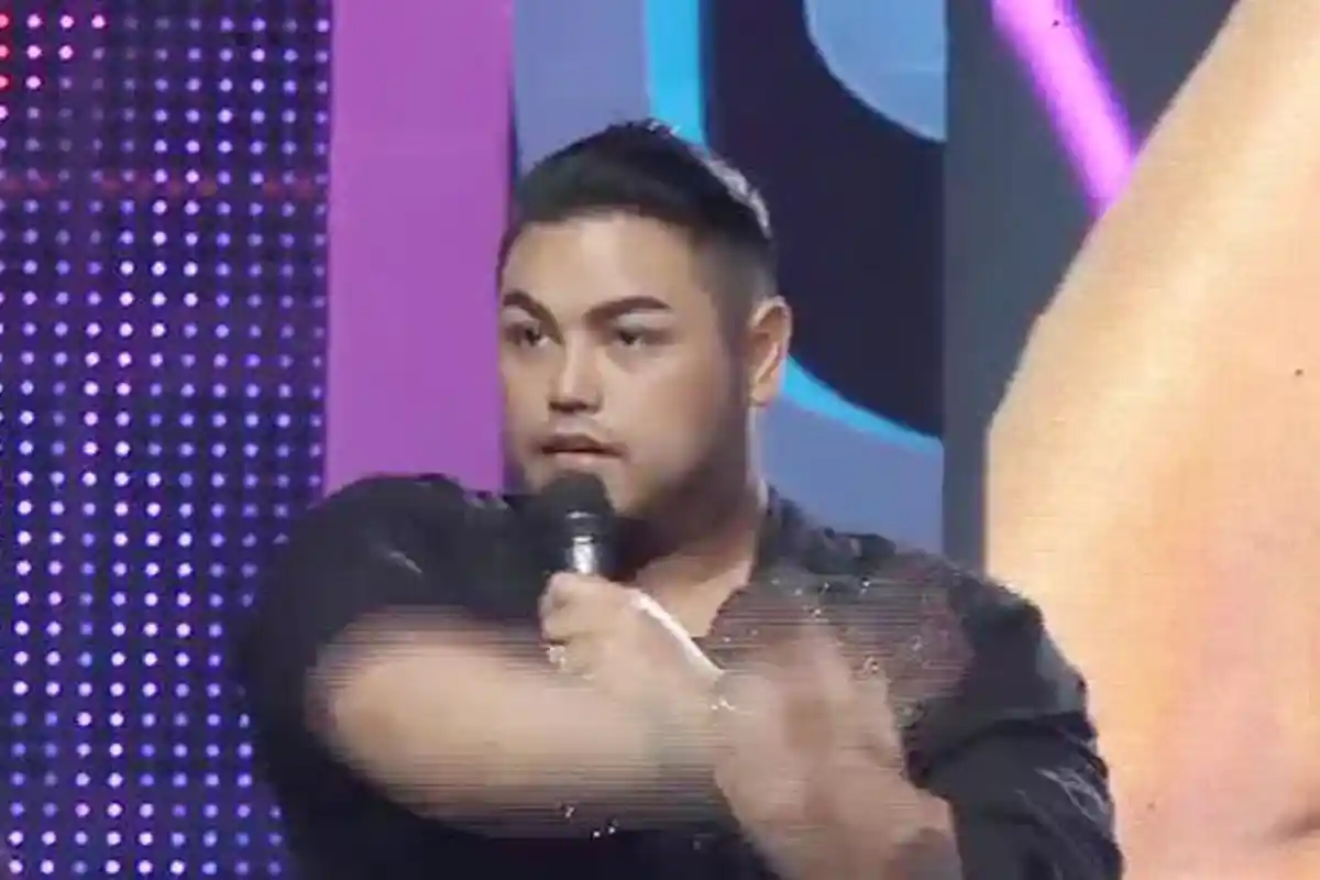 Posting Video Mesra Raffi dan Ayu Ting Ting di Pesawat, Lambe Turah Diamuk Ivan Gunawan