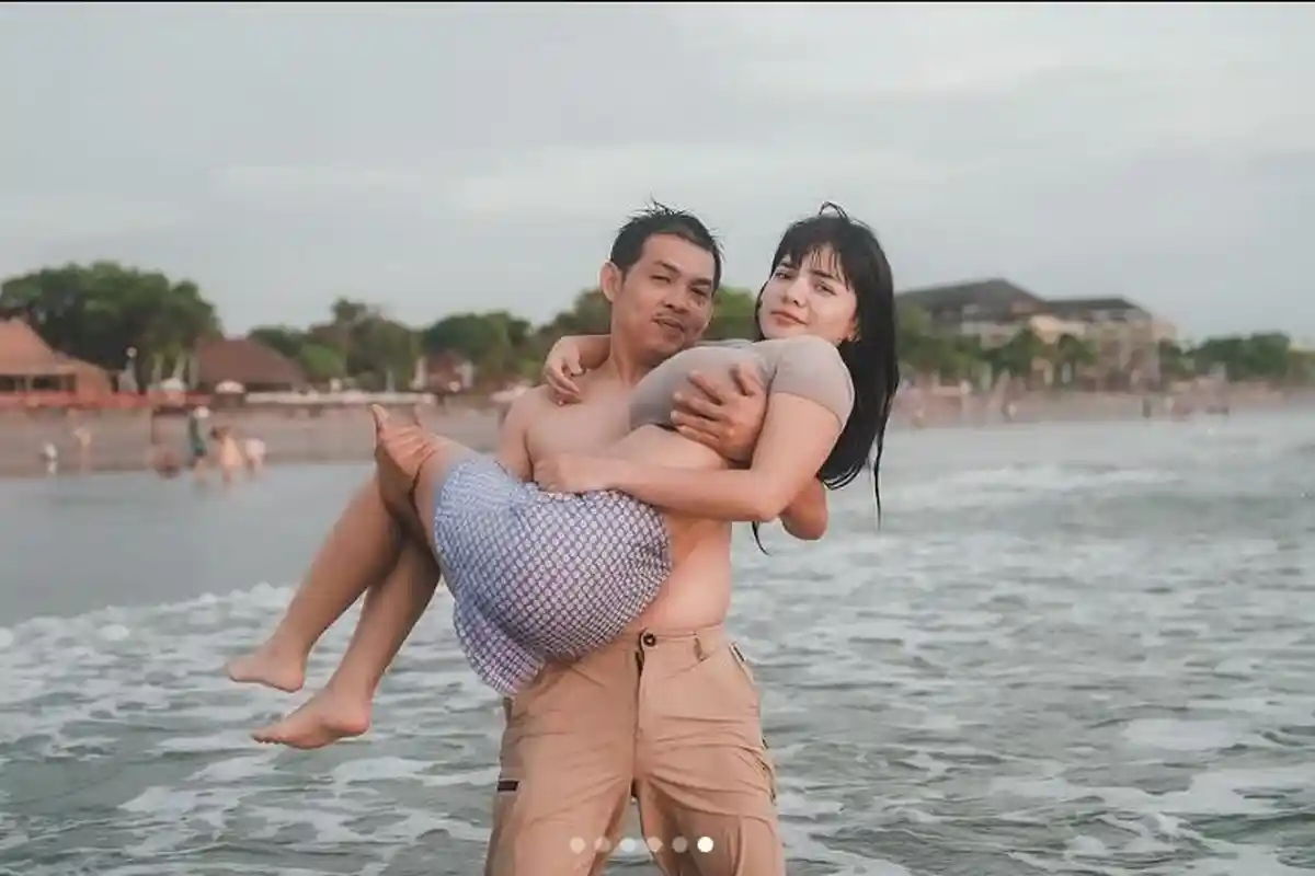 Sebut Dinar Candy Wanita Mahal, Ko Apex Balas Cibiran Soal sang DJ Pelakor