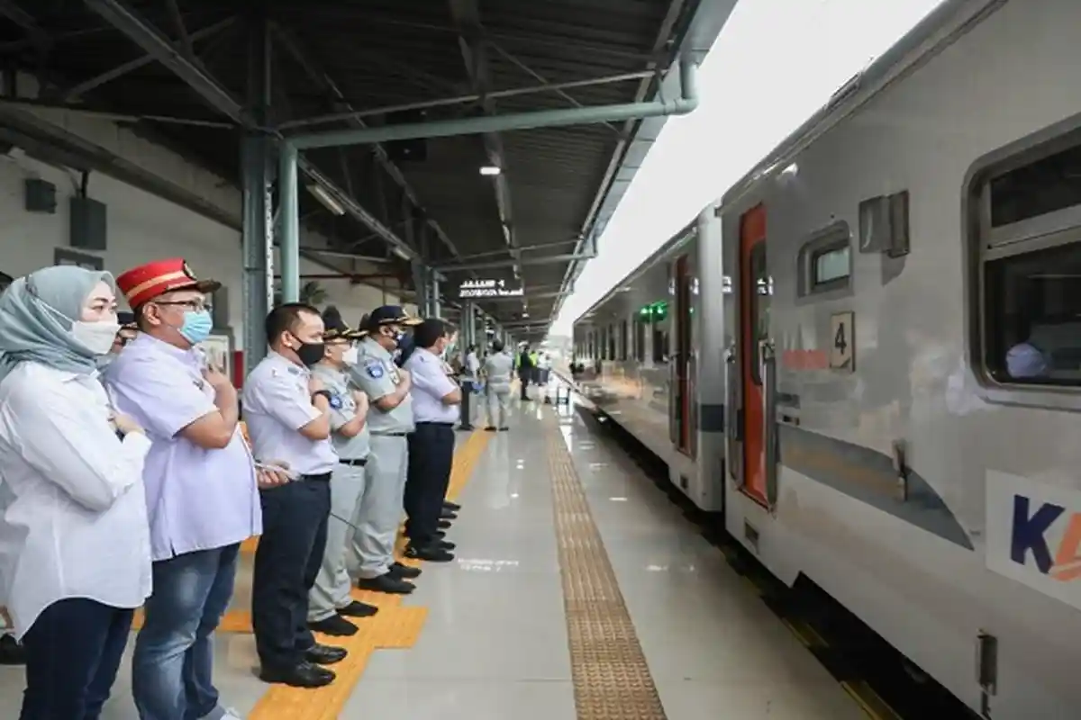 Kementerian BUMN Lepas Mudik Aman dan Sehat dengan Moda Transportasi Kereta Api