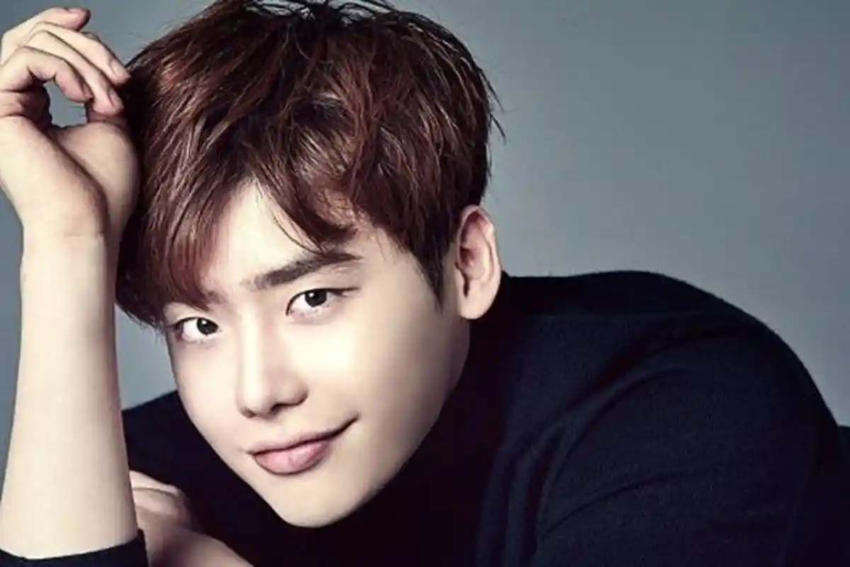 Cerita Lee Jong Suk Berhasil Jadi Lawan Main Selebriti yang Ditaksir Bertahun-tahun, Siapa Dia?