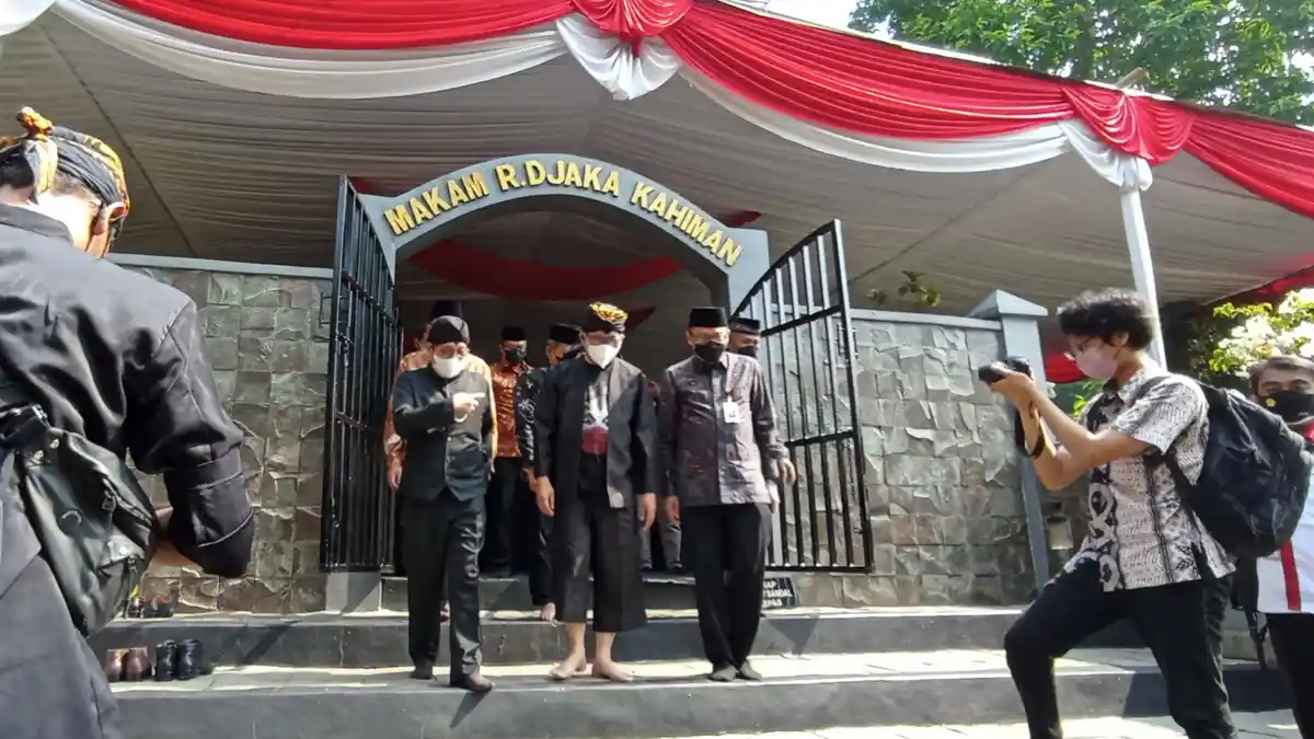 Ziarah ke Makam R Djoko Kaiman, Bupati Husein Pesan Ini Kepada Warga Banyumas