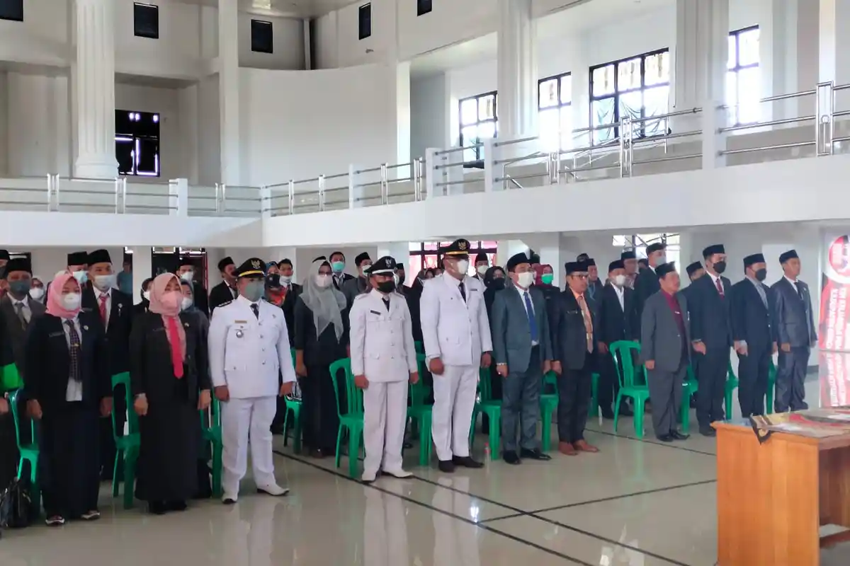 Jelang Berakhir Masa Jabatan, Bupati Ferry Ramli Mutasi 65 Pejabat di Bengkulu Tengah