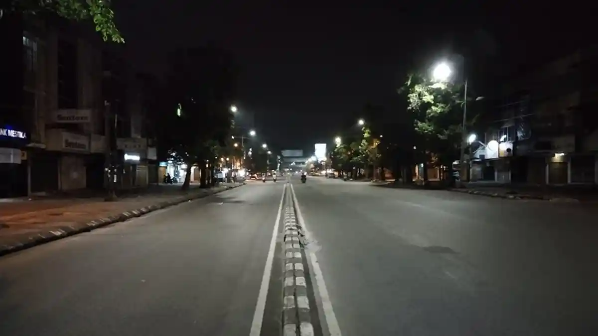 PPKM Darurat Hari Kedua di Kota Medan, Jalan Gatot Subroto Sudah Sepi Pukul 9 Malam