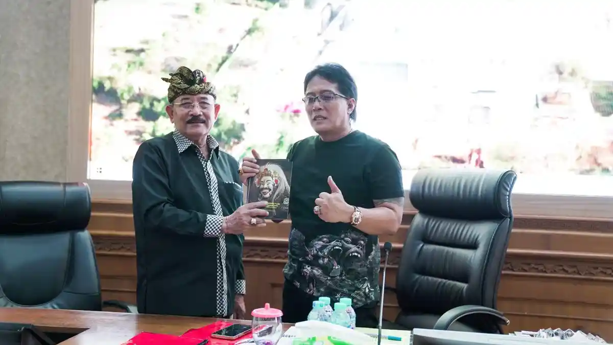 BUPATI Giri Prasta Terima Audiensi Wabup Karangasem, Simak Pembicaraannya
