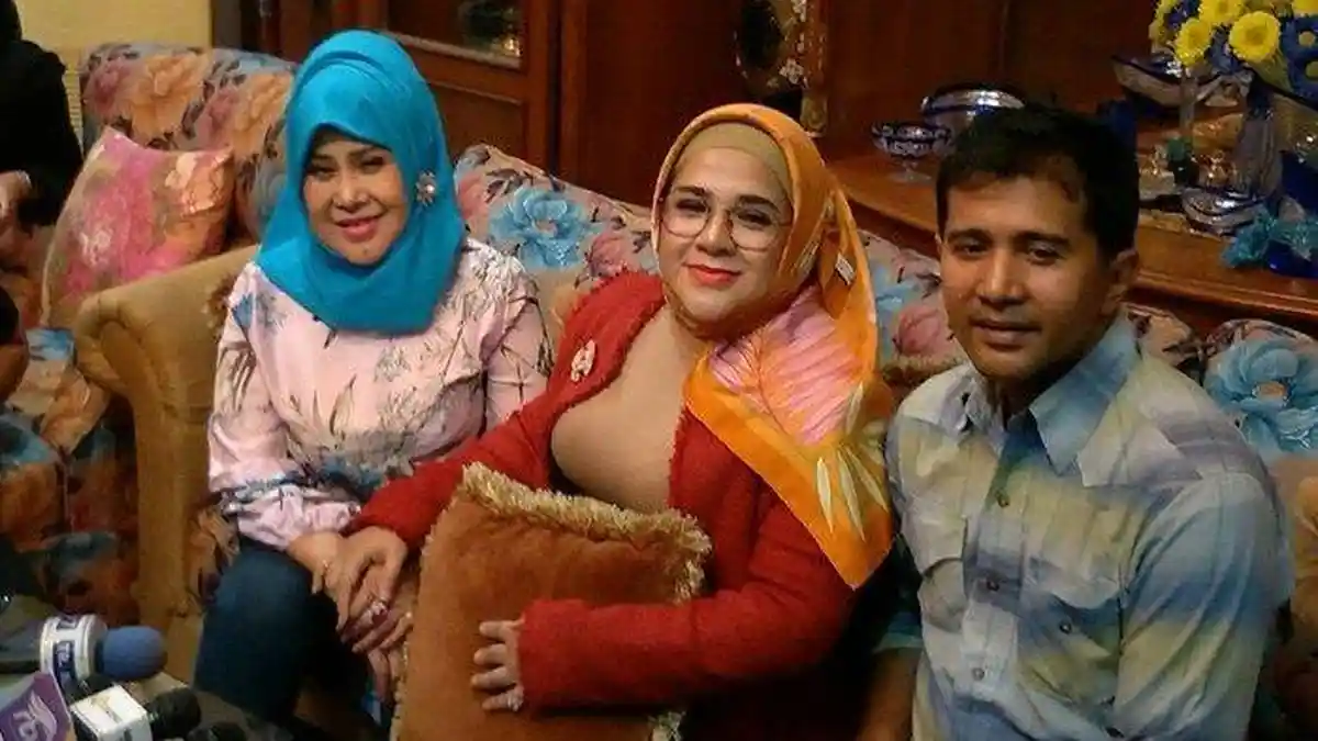 Putri Elvy Sukaesih: 'Innalillahi, Kita Menghadapi Ujian', Kabar Duka dari Si Ratu Dangdut Indonesia