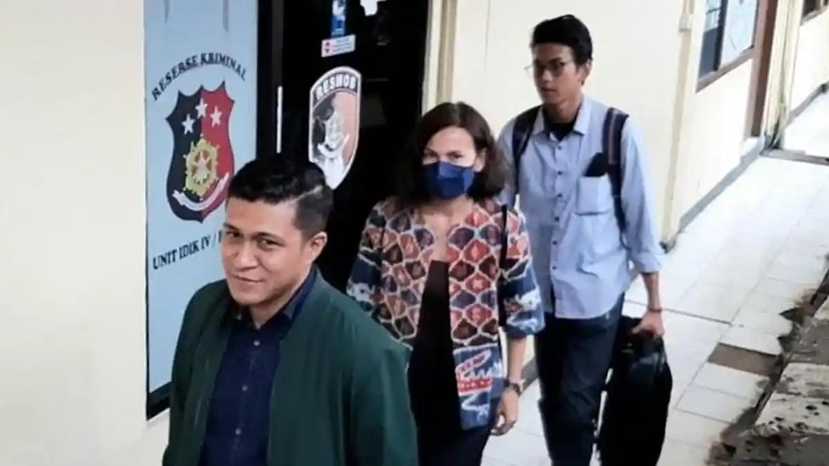 Rusak Properti Rumah Mantan Suami, Wanda Hamidah Diperiksa Polisi