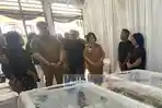 Wabup Minut Kevin Lotulung Melayat ke Rumah Duka Pasutri Pelsus GMIM yang Meninggal Hampir Bersamaan