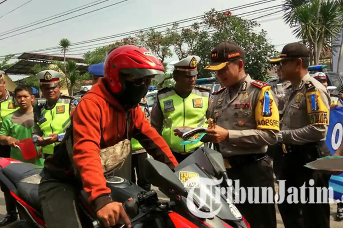 Tilang Kendaraan Bermotor Malah Diberi Hadiah Sepeda Baru, Syaratnya Mudah, Anda Mau?