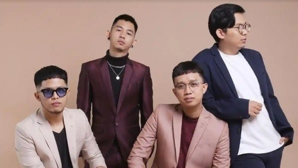 Mobil Personel Band For Revenge Diserang Orang Tak Dikenal di Bandung ...