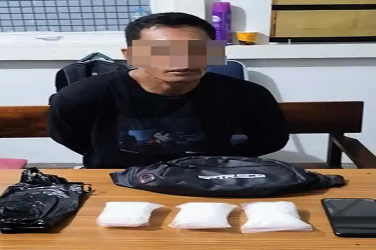 Polda Kalbar Tangkap Pemuda Akan Selundupkan 3 Ons Sabu ke Kalteng
