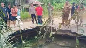 20251230_jalan-ambles-di-Kampung-Muhur-Kecamatan-Siluq-Ngurai_akses-Kubar-Samarinda-dialihkan_2.jpg