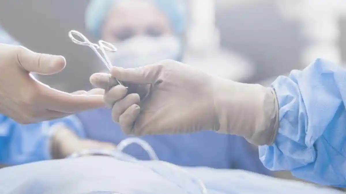 WADUH Potongan-Potongan Kondom Ditemukan Dokter dalam Usus Buntu Wanita Ini