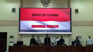 PENETAPAN-DPRD-Bolmong-menggelar-sidang-paripurnalo0.jpg