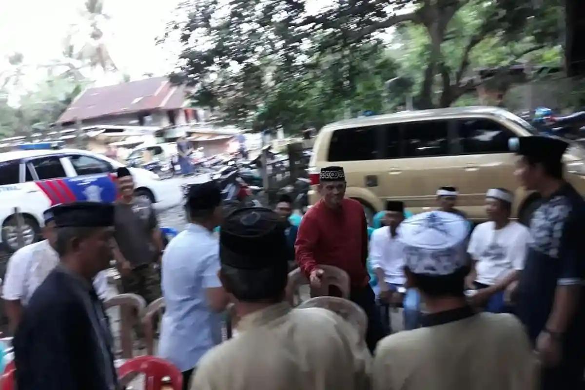 Baso Rahmanuddin Buka Puasa Bersama Warga di Peneki Wajo