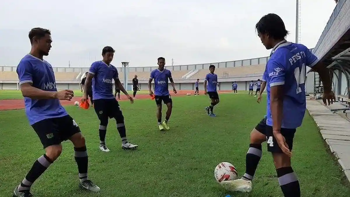 Gembira Berlatih Kembali, Bek Persita Muhammad Toha Ungkap Perbedaan Saat Latihan