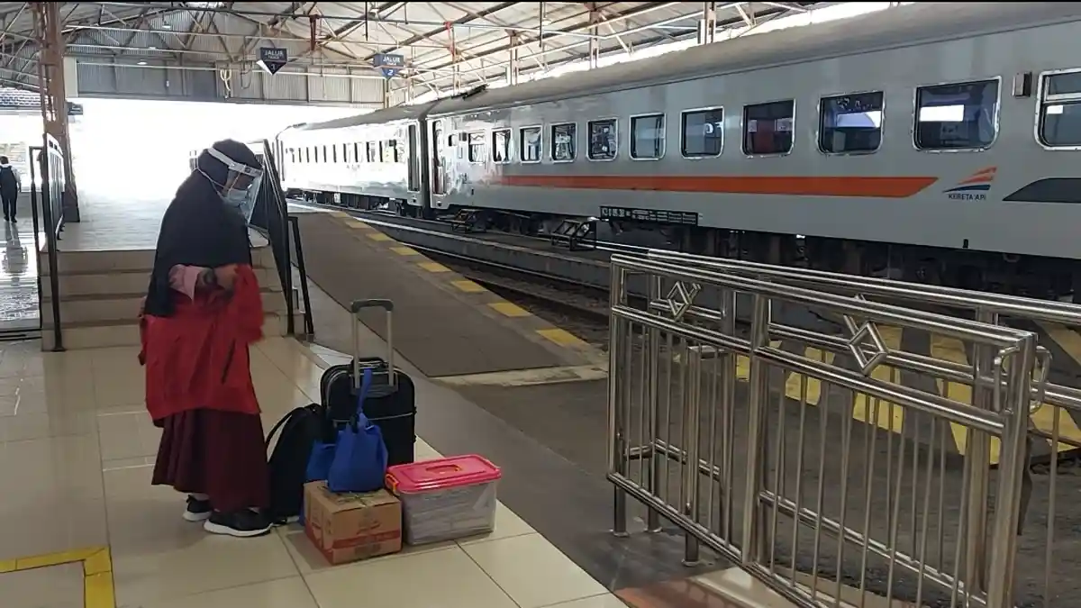 Ada Peningkatan Perjalanan KA, Daop 7 Madiun Peringatkan Pengguna Jalan Waspada Melintasi Rel Kereta