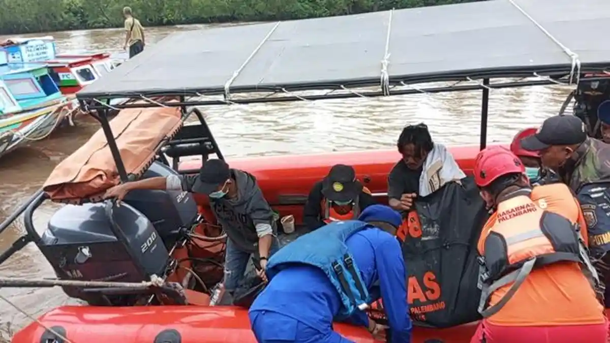BREAKING NEWS: 2 Korban Tabrakan Speedboat Pengantar Jenazah di Banyuasin Ditemukan, 1 Masih Hilang