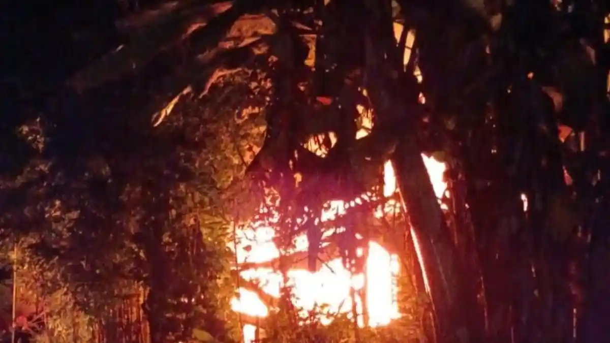 Gudang Perkakas Resepsi di Mojo Kediri Hangus Terbakar, Kerugian Capai Rp 50 Juta