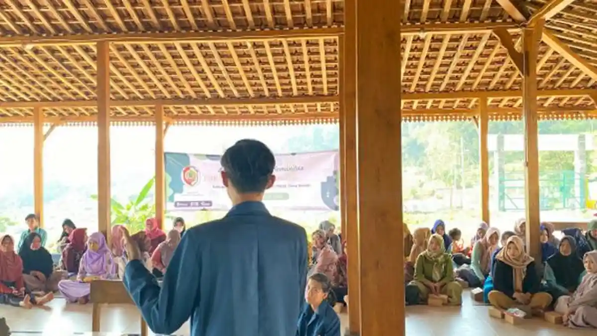 Cara Mahasiswa BBK 4 Unair Memotivasi Anak Muda Desa Kemiri Untuk Mengejar Pendidikan Tinggi