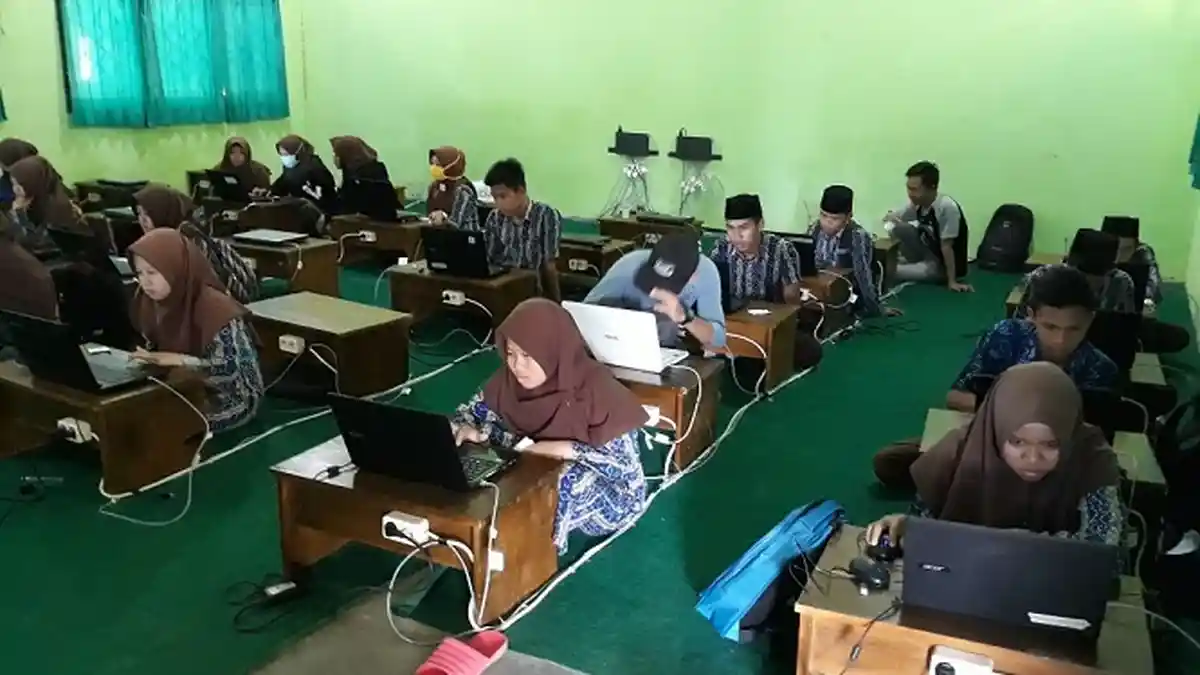 UNBK di Depan Mata, Begini Persiapan MA Darussalam Awayan ‪