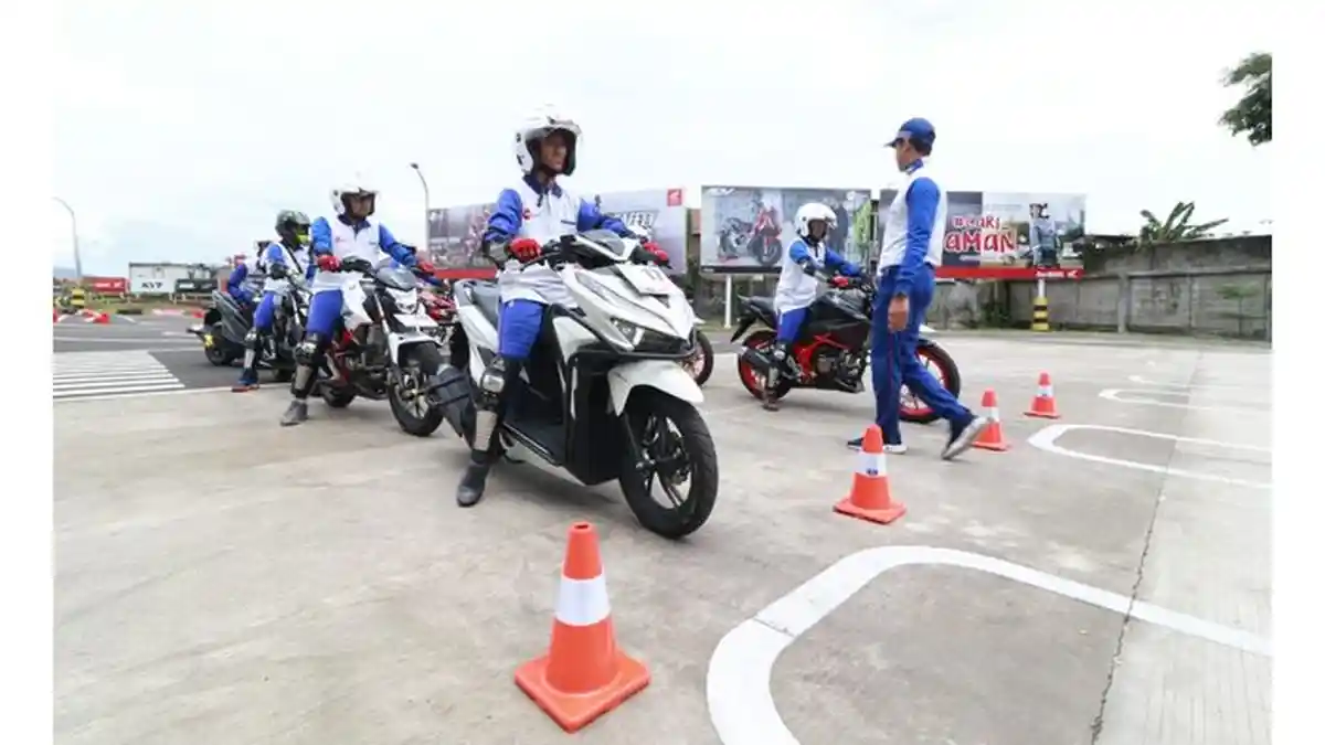 DAM Perluas Duta Keselamatan Berkendara Honda Melalui Safety Riding Competition for Jurnalis 2020