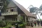rumah-pengabdi-setan-dikunjungi-ayu-ting-ting.jpg