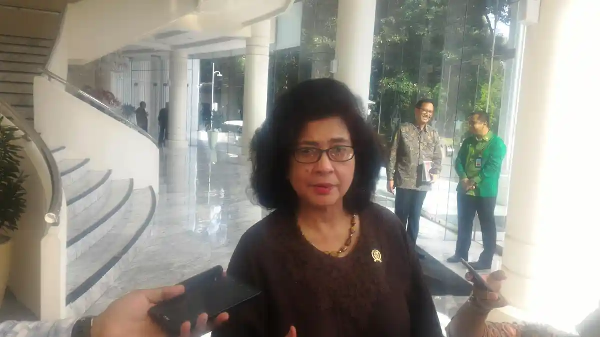 Komisi IX DPR Cecar Menteri Kesehatan Soal Vaksin Palsu