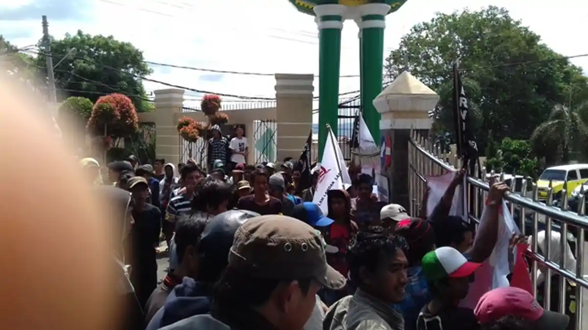 Massa Buruh Minta Polda Tuntaskan Dugaan Korupsi Ketua Koperasi TKBM