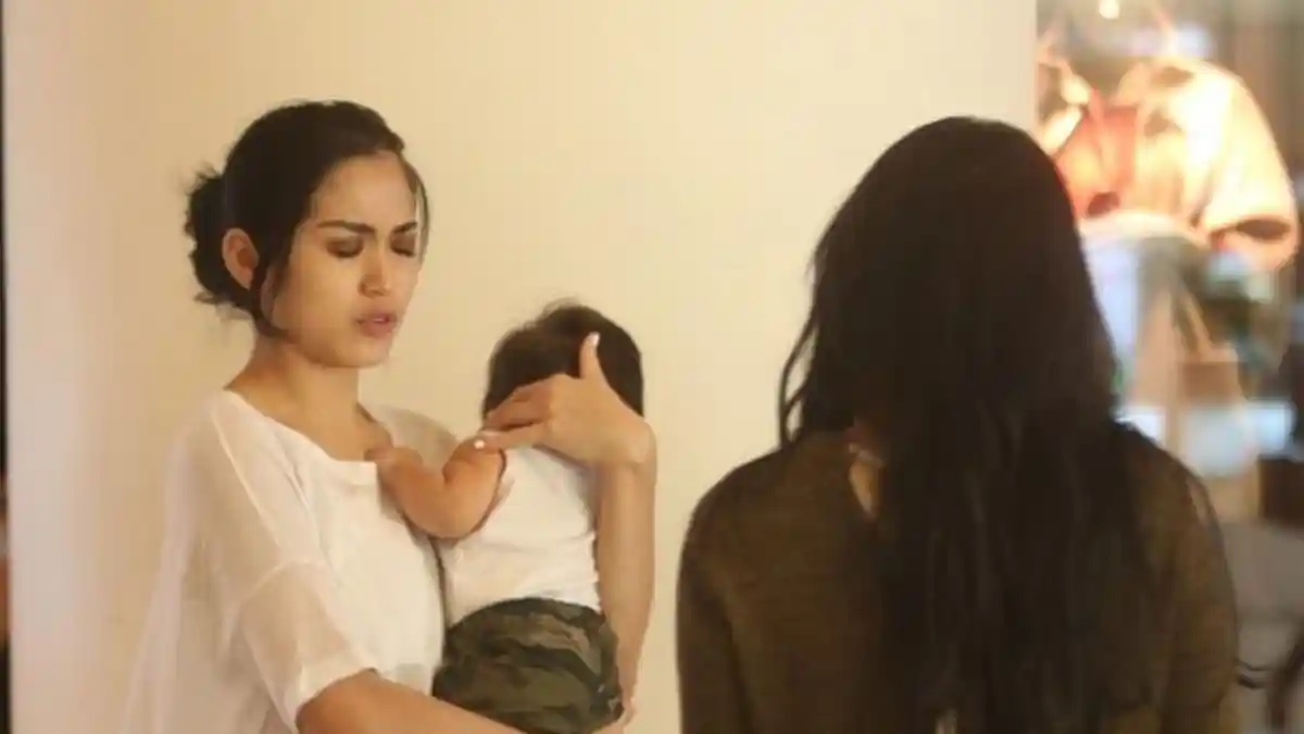Anak Sakit, Jessica Iskandar Buru-buru Tinggalkan Ruang Sidang