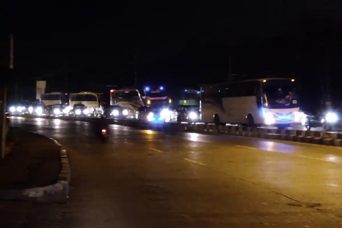 Arus Lalu Lintas Kendal-Batang Padat, Kendaraan Hanya Bisa Dipacu 20 Km/Jam