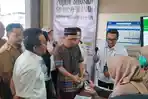 Tinjau Proses Tebus Pupuk Subsidi untuk Petambak di Manyar, Komisi IV DPR RI Minta RDKK Akurat