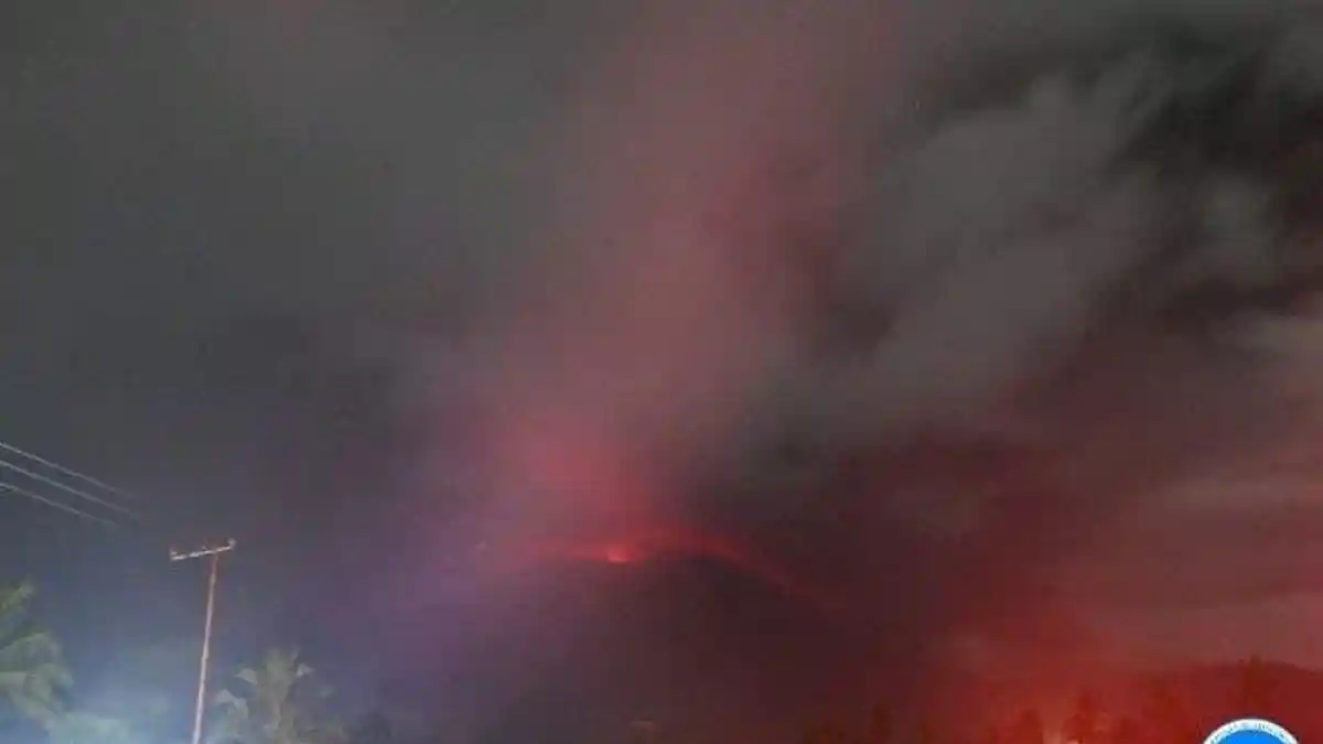 Detik-detik Gunung Lewotobi Meletus, Warga Teriak, Ada yang Lari ke Perbatasan Flores Timur