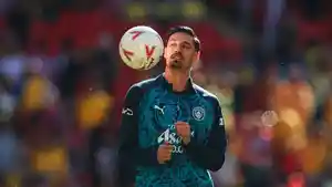 Potret-Tijjani-Reijnders-bersama-Manchester-City.jpg