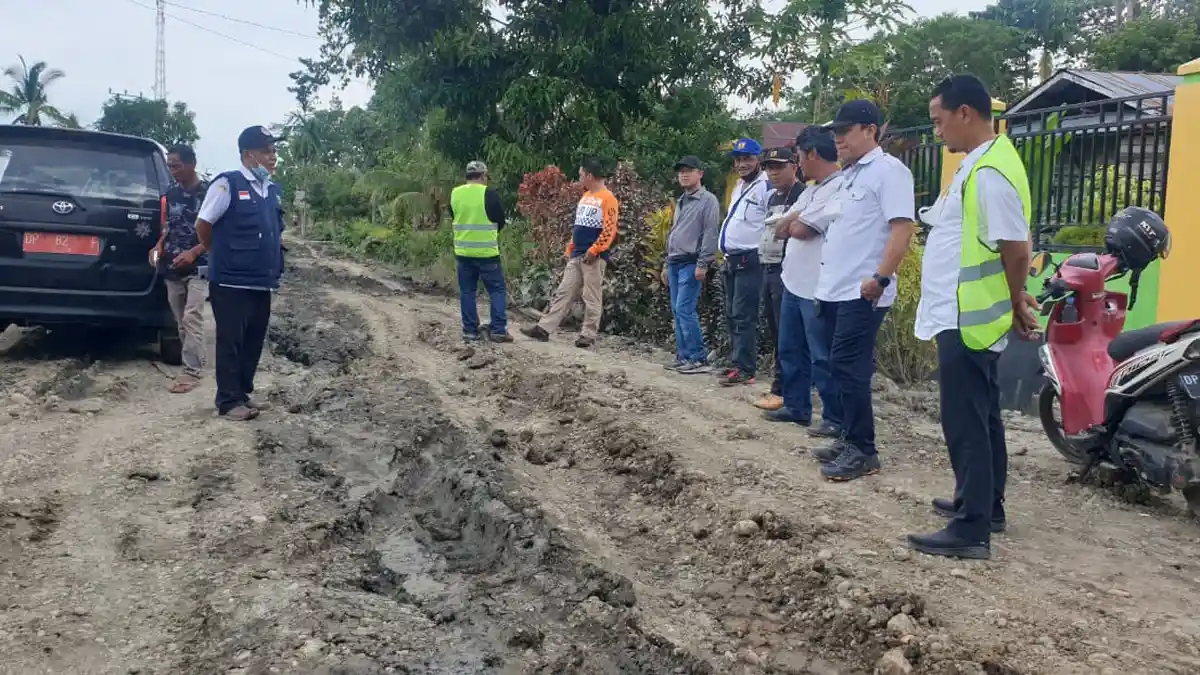 Pasca Perbaikan Jembatan Miring, Jalan Alternatif di Walenrang Timur Hancur, Begini Reaksi Warga