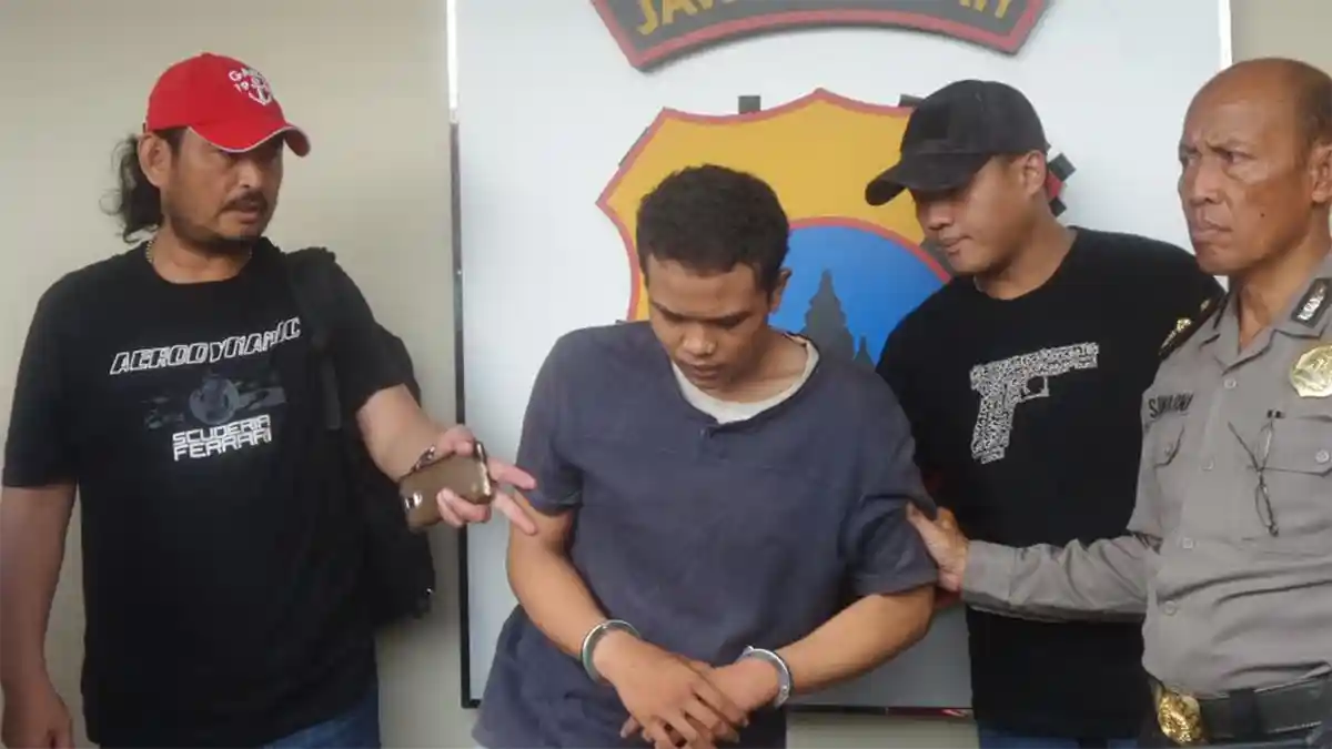 SADIS, Setelah Menggorok Leher Driver Gojek, Pelaku Ajak Kekasihnya