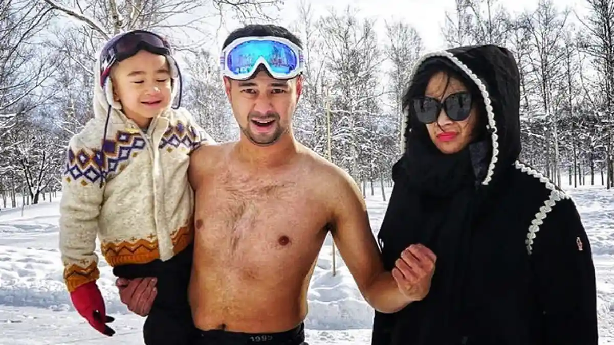 Raffi Ahmad Tak Pakai Baju saat Naik Rusa di Tengah Hamparan Salju, Nagita Slavina Khawatir