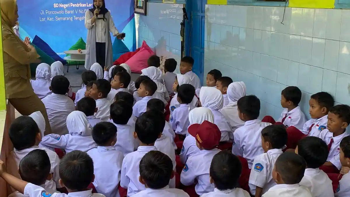 PT Sucofindo Berikan Bantuan Makanan Bergizi di SD Pendrikan Lor 02 Semarang 