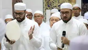 di-mihrab-mushalla-ar-raudhah-sekumpul-muhammad-amin-badali-dan-ahmad-hafi-badali.jpg