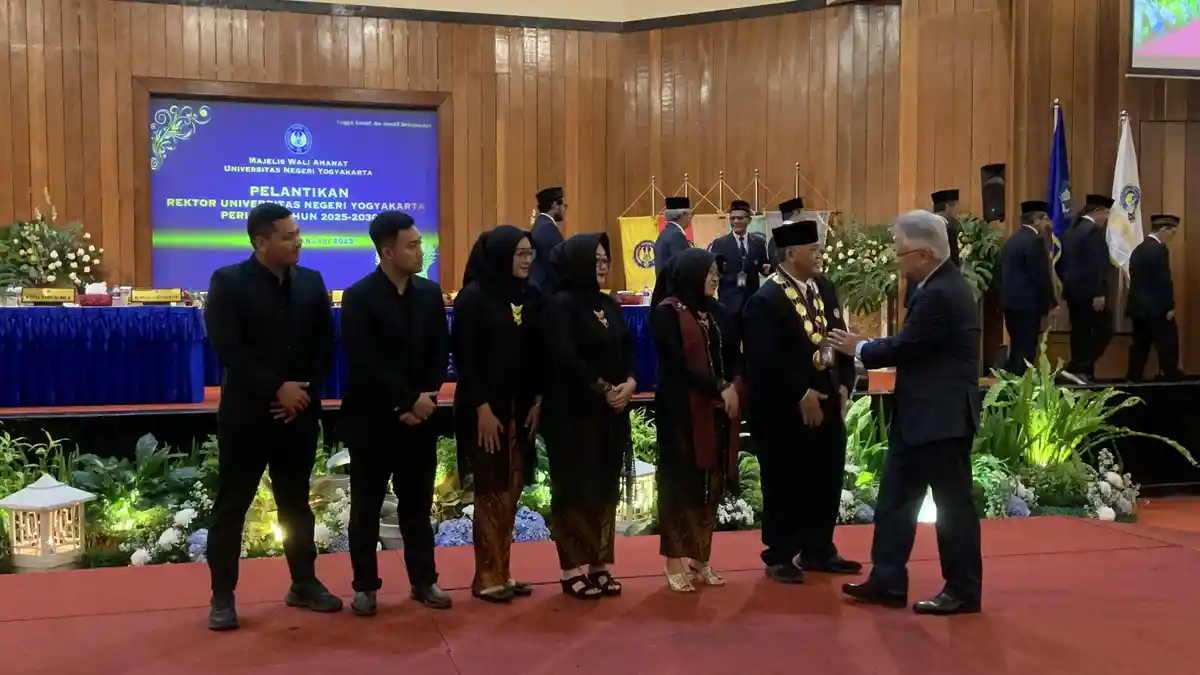 Prof Sumaryanto Sah Dilantik Jadi Rektor UNY Periode 2025-2030