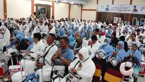JEMAAH-HAJI-Jemaah-haji-Kloter-17-mengikuti-prosesi.jpg